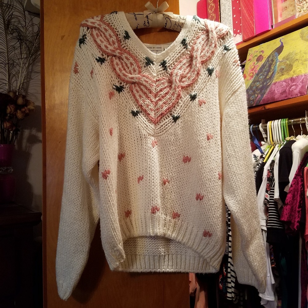 Vintage Adorable Handknit Sweater💕